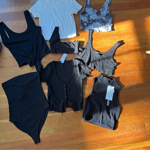 Ladies crop tops and bodysuits - Picture 2 of 8